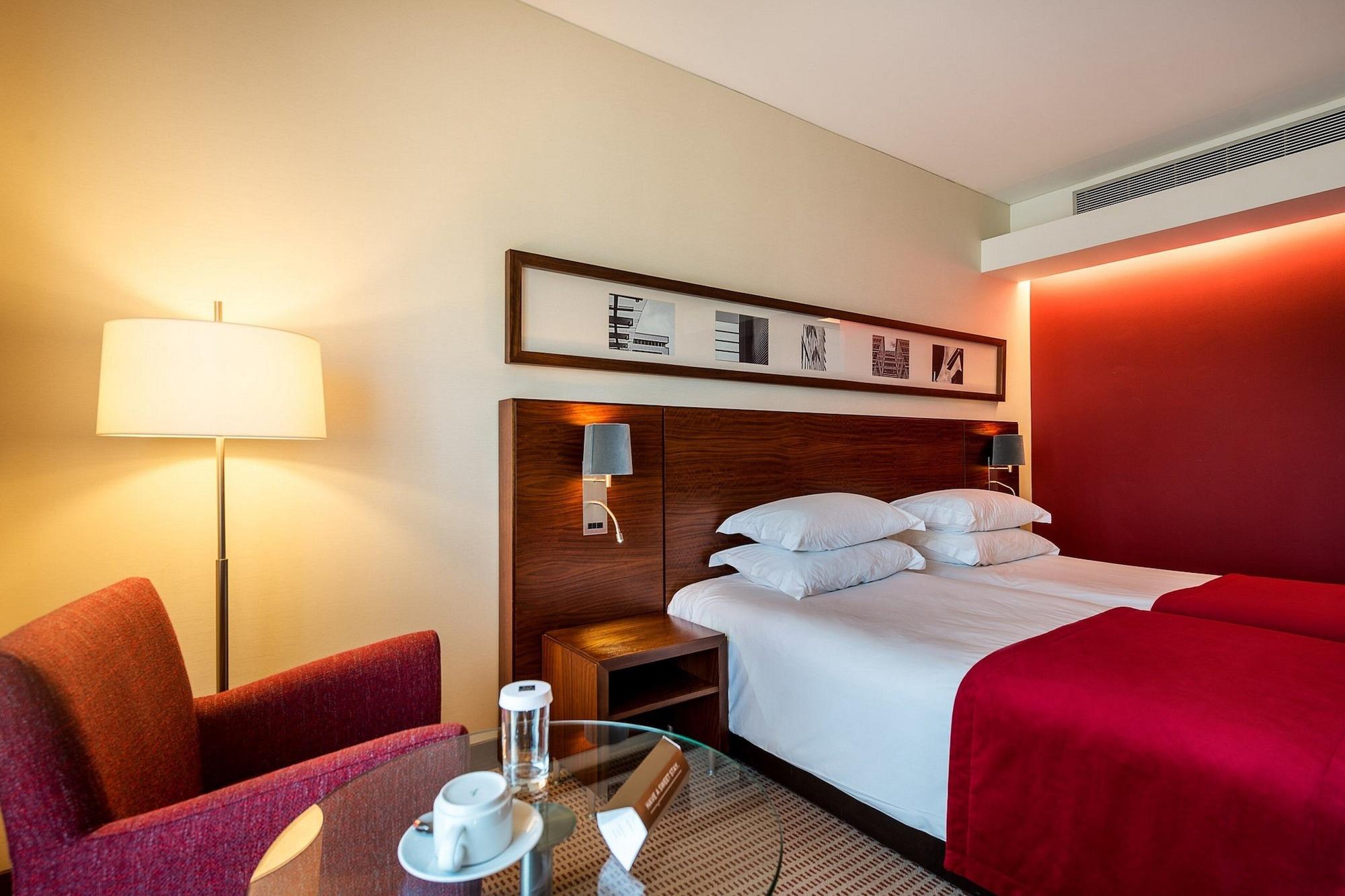 Lagoas Park Hotel Porto Salvo  ภายนอก รูปภาพ